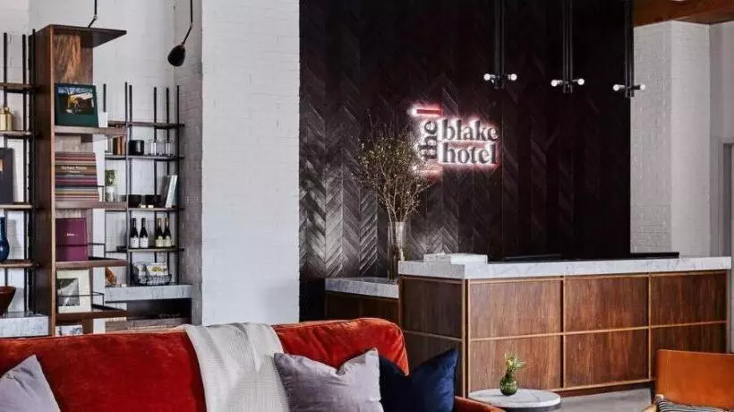هتل The Blake