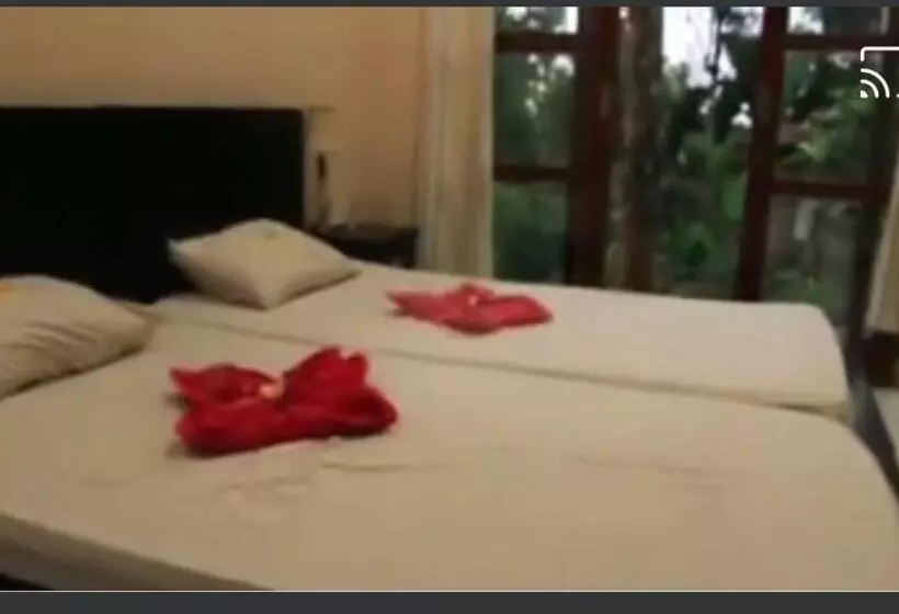 Majatalo Arnata Guest House & Pasraman Yoga Lokanata