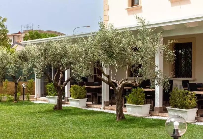 ペンション B&b La Piccola Lanterna