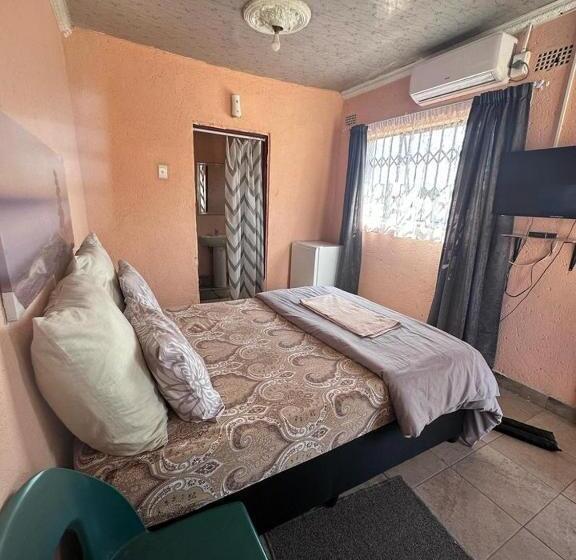 بنسيون Bukhanda Lodge