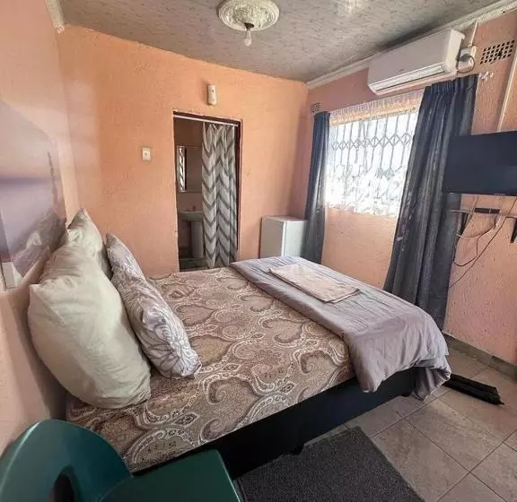 Majatalo Bukhanda Lodge