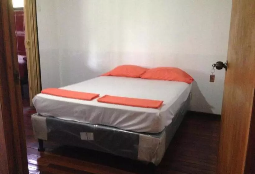 ペンション Costa Rica Airport Lodge El Cacique