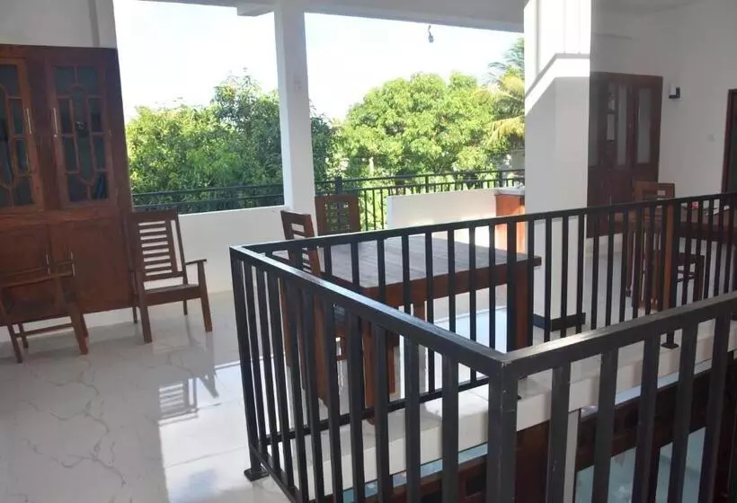 ペンション Golden City Resort Anuradhapura