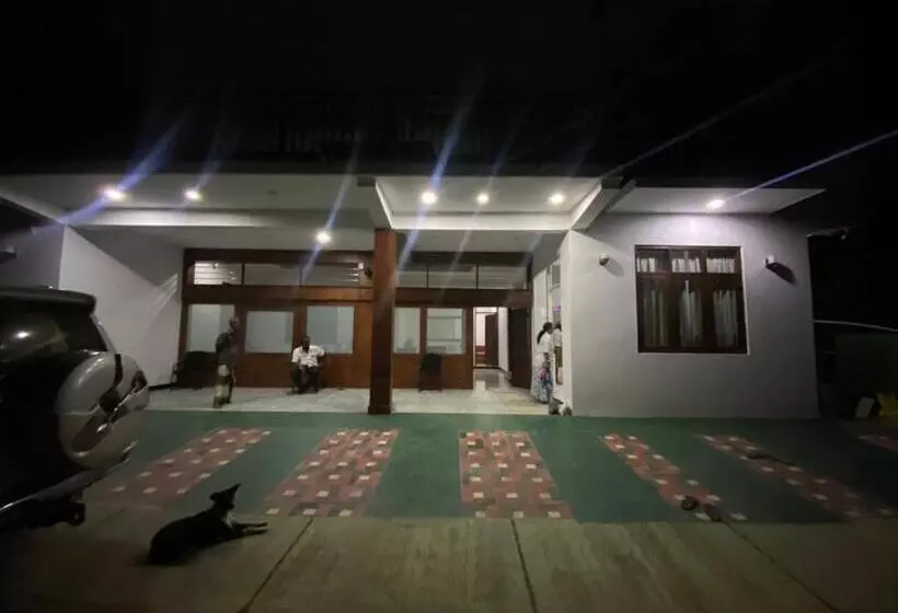 ペンション Golden City Resort Anuradhapura