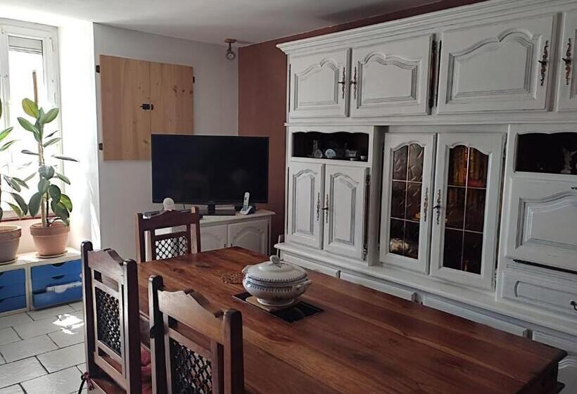 펜션 Maison De Bourg Spacieuse Avec Terrasse