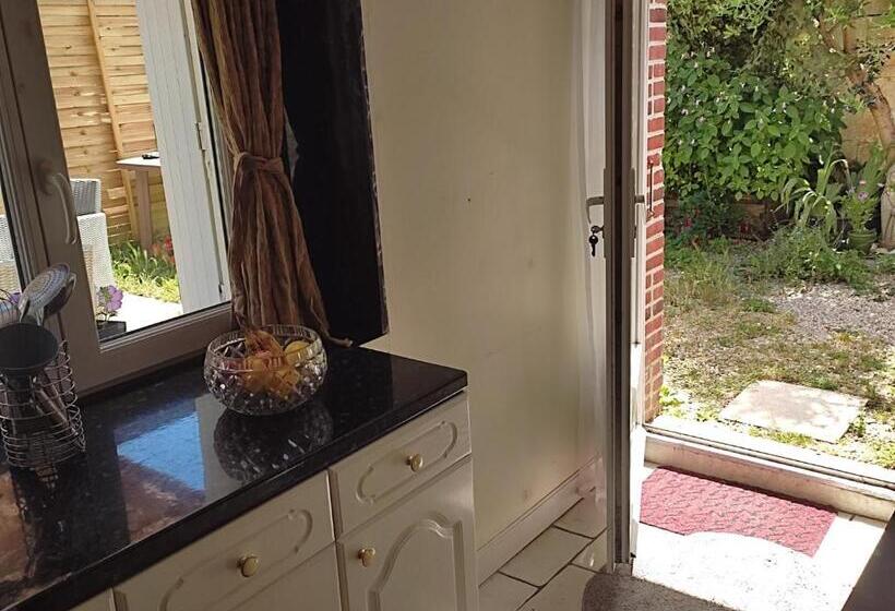 펜션 Maison De Bourg Spacieuse Avec Terrasse