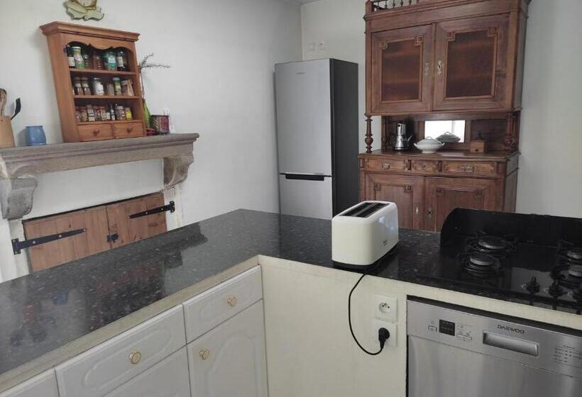 펜션 Maison De Bourg Spacieuse Avec Terrasse