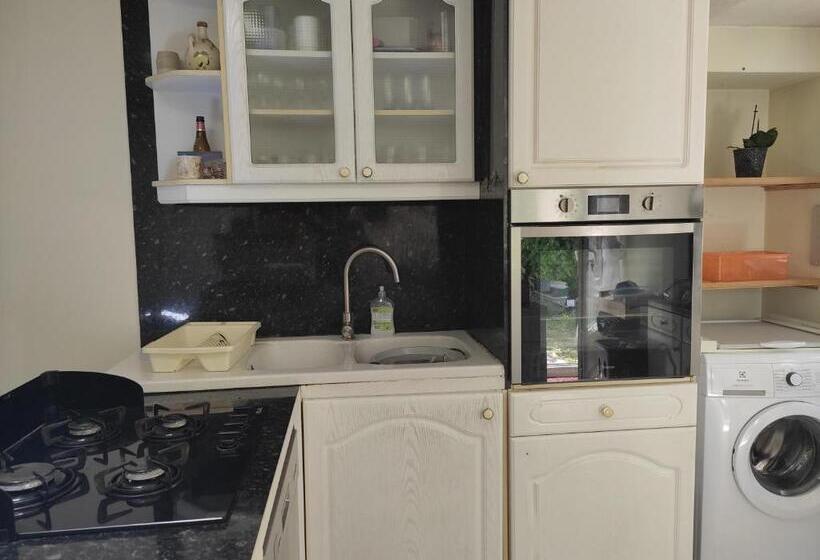 펜션 Maison De Bourg Spacieuse Avec Terrasse