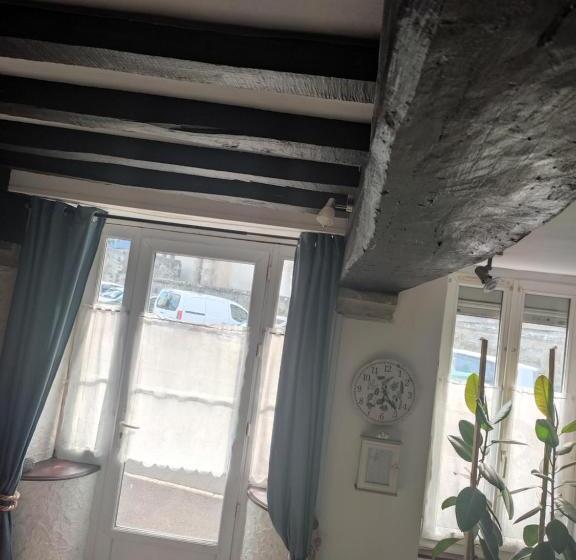 펜션 Maison De Bourg Spacieuse Avec Terrasse