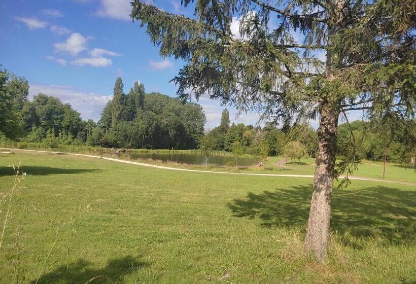 펜션 Maison De Bourg Spacieuse Avec Terrasse