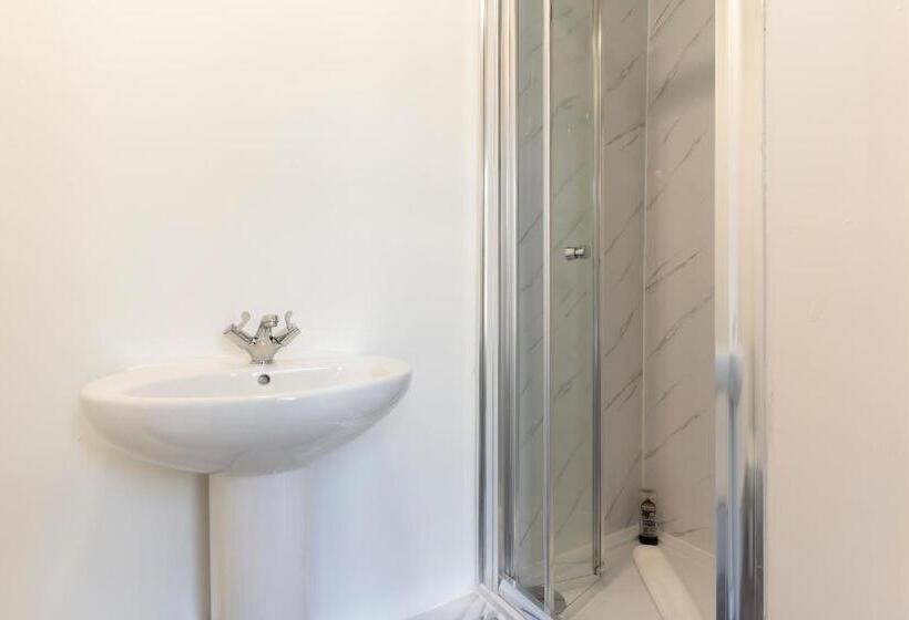 פנסיון Suite #4 Central Location Private Ensuite, Smart Tv, Fast Wifi And Free Parking By Yoko Proper