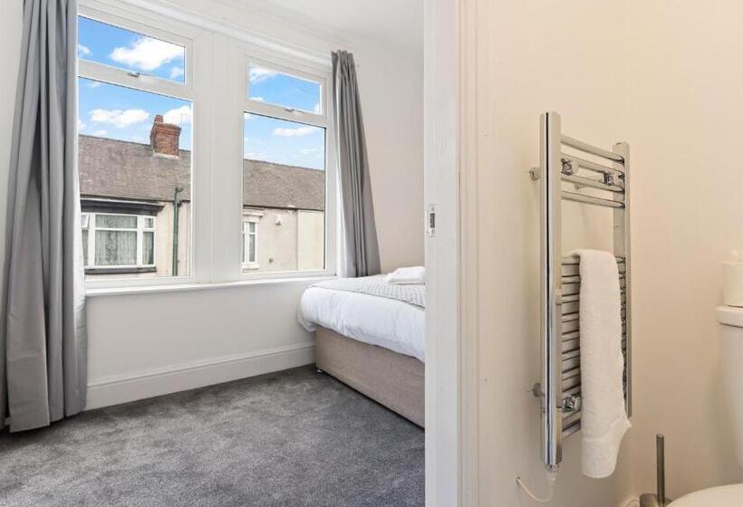 פנסיון Suite #4 Central Location Private Ensuite, Smart Tv, Fast Wifi And Free Parking By Yoko Proper