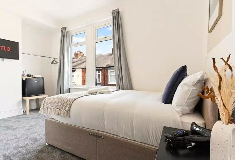 ペンション Suite #4   Central Location   Private Ensuite, Smart Tv, Fast Wifi And Free Parking   By Yoko Proper