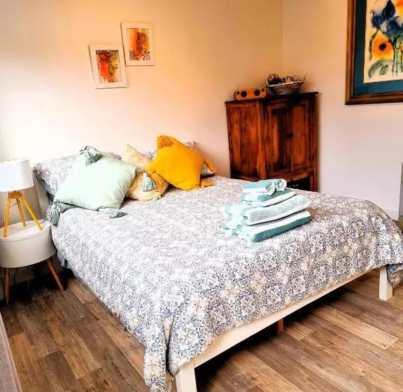 Majatalo Sun Republik Studio