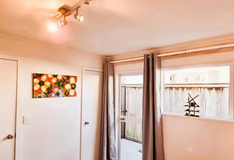 Majatalo Sun Republik Studio