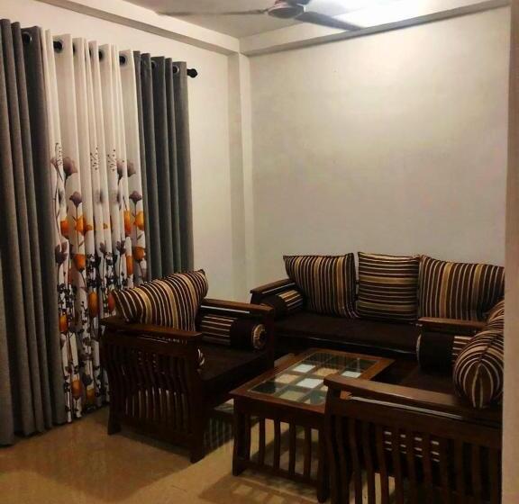 بنسيون Luminous Home Stay