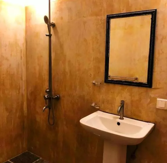 Majatalo Luminous Home Stay