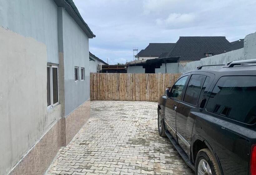 Tecino Hotel And Lounge