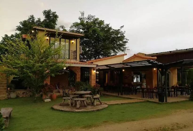 Villa Tuscany Country Resort