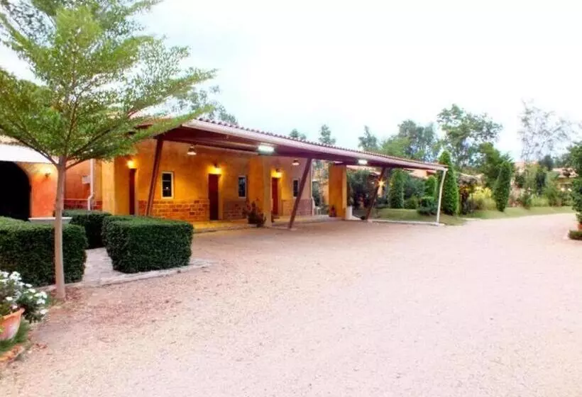 Villa Tuscany Country Resort