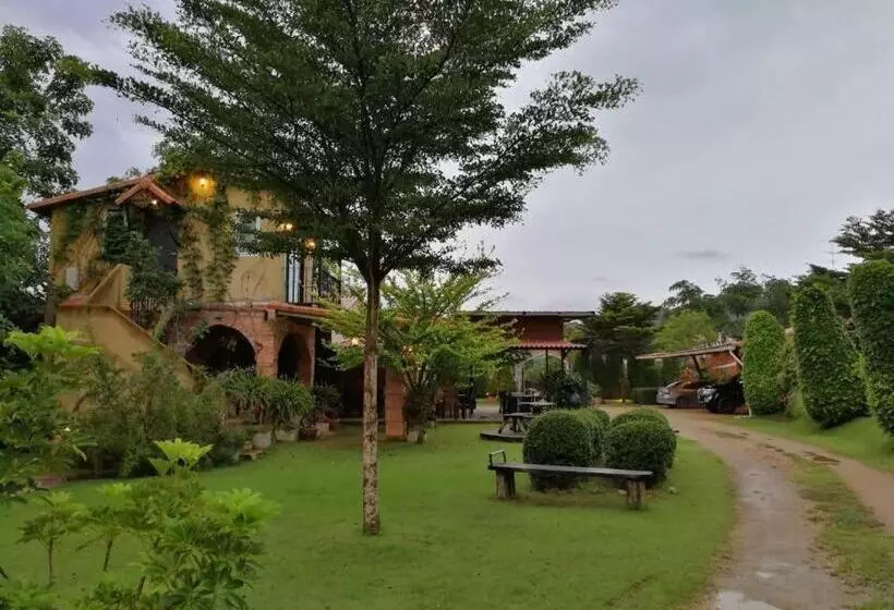 Villa Tuscany Country Resort