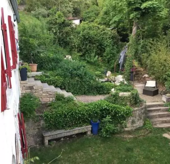 Aamiaismajoitus (B&B) Chambre Avec Accès Jacuzzi