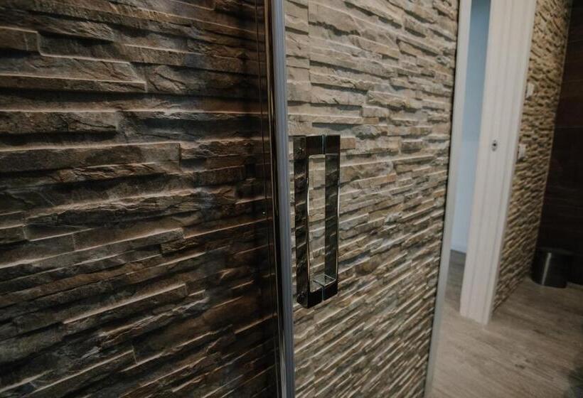 צימר Marcone Luxury Rooms   Il Giardino Di Pietra