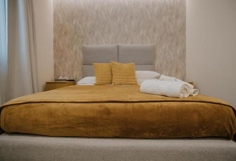 צימר Marcone Luxury Rooms   Il Giardino Di Pietra