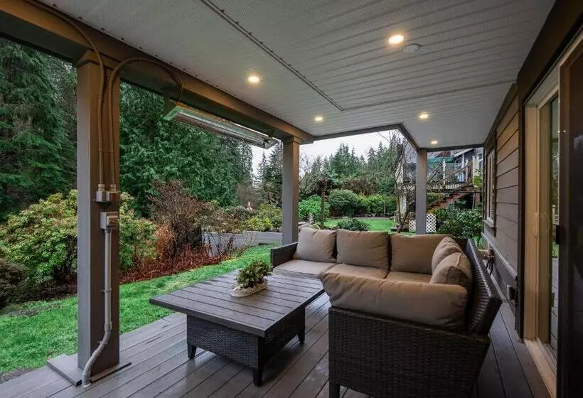 ベッドアンドブレックファースト North Vancouver Lynn Valley Two Bedrooms Suite