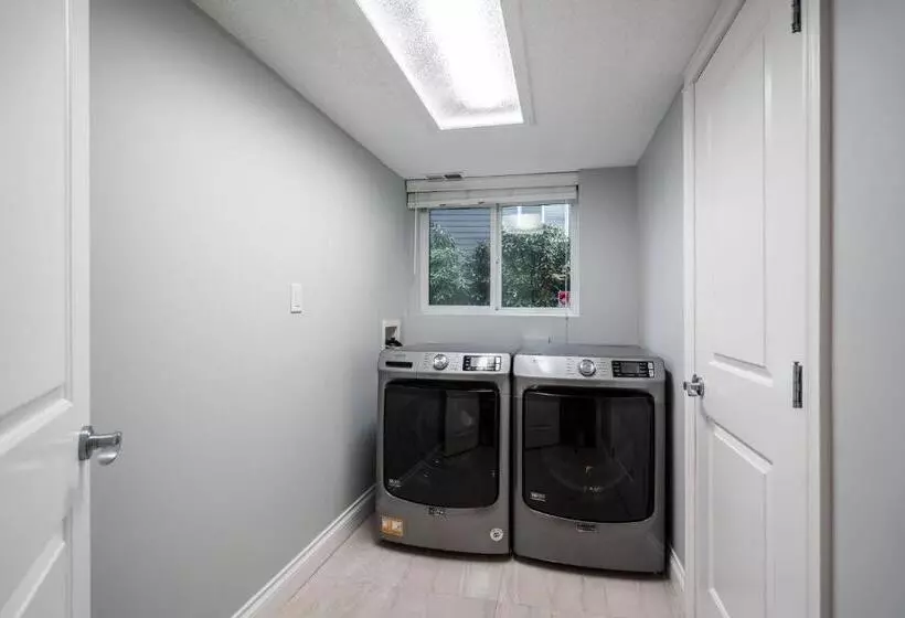 ベッドアンドブレックファースト North Vancouver Lynn Valley Two Bedrooms Suite