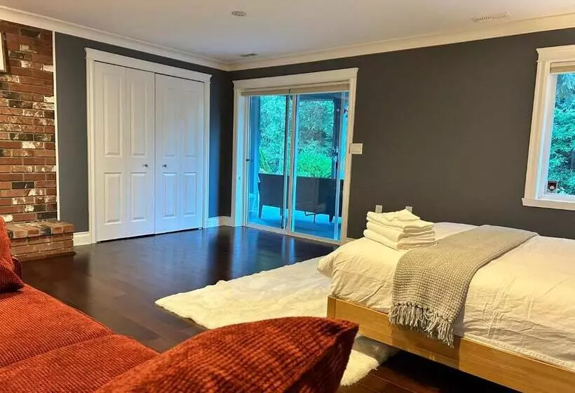 ベッドアンドブレックファースト North Vancouver Lynn Valley Two Bedrooms Suite