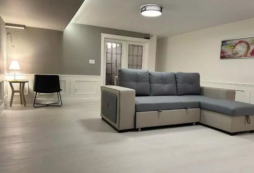 ベッドアンドブレックファースト North Vancouver Lynn Valley Two Bedrooms Suite