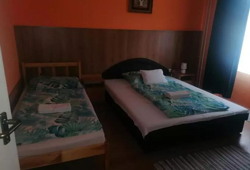 Hotelli Béke Szálló