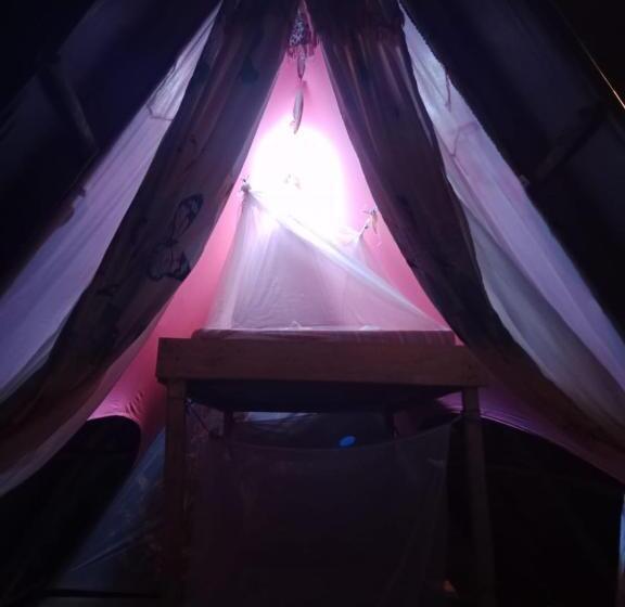 מלון כמוסות Eco Hospedaje Ata Ladrilleros