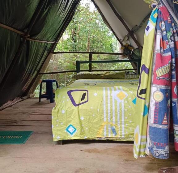 מלון כמוסות Eco Hospedaje Ata Ladrilleros