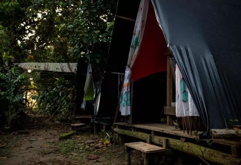 Kapselihotelli Eco Hospedaje Ata Ladrilleros