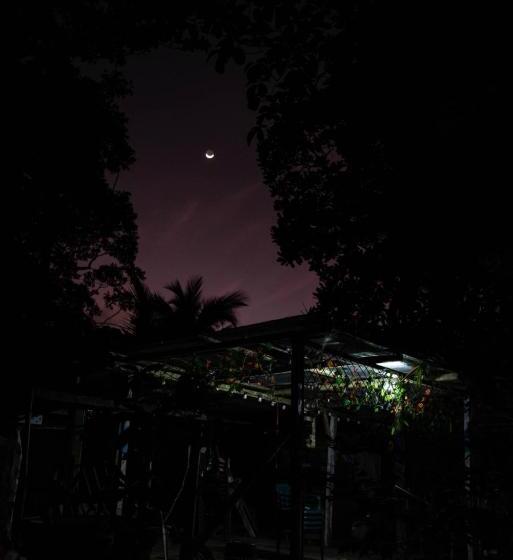 מלון כמוסות Eco Hospedaje Ata Ladrilleros