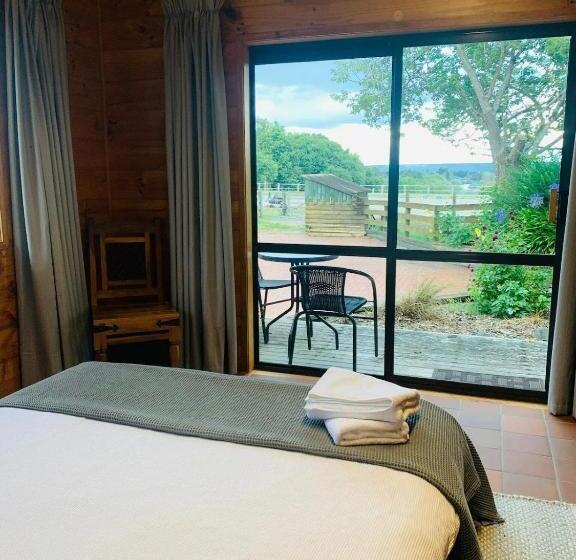 فندق Equestrian Farm Stay