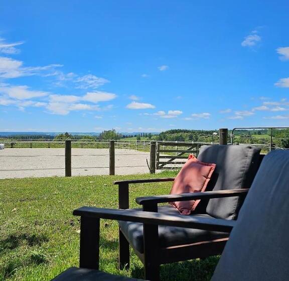 فندق Equestrian Farm Stay