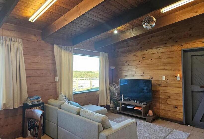 فندق Equestrian Farm Stay