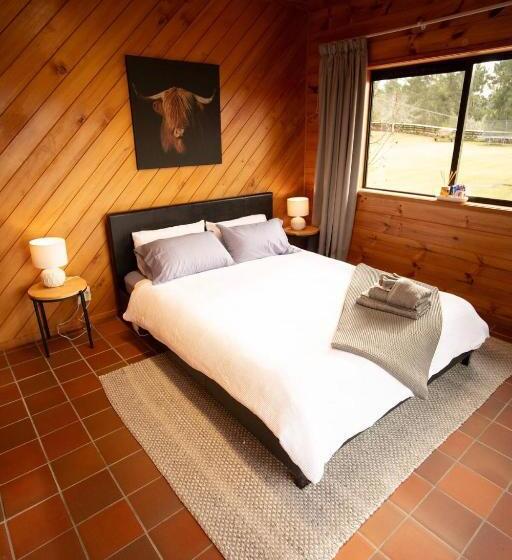 فندق Equestrian Farm Stay