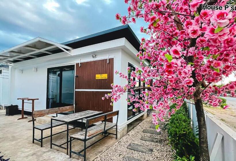 Hotelli The Toy Hoteru Resort Rayong