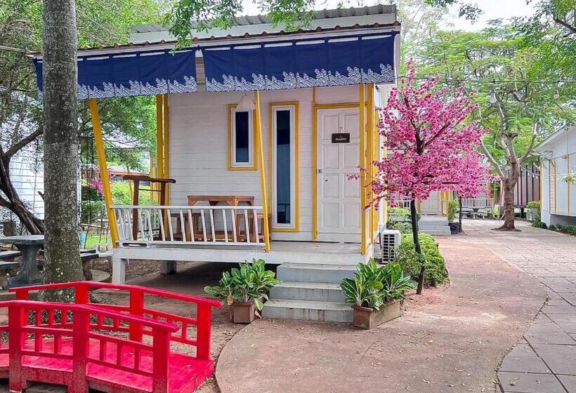 Hotelli The Toy Hoteru Resort Rayong