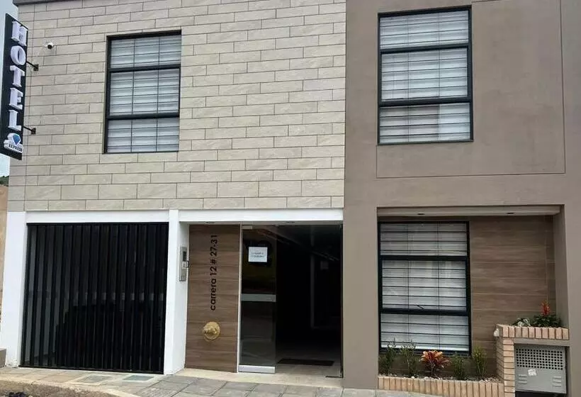 ホテル Zafiro Express