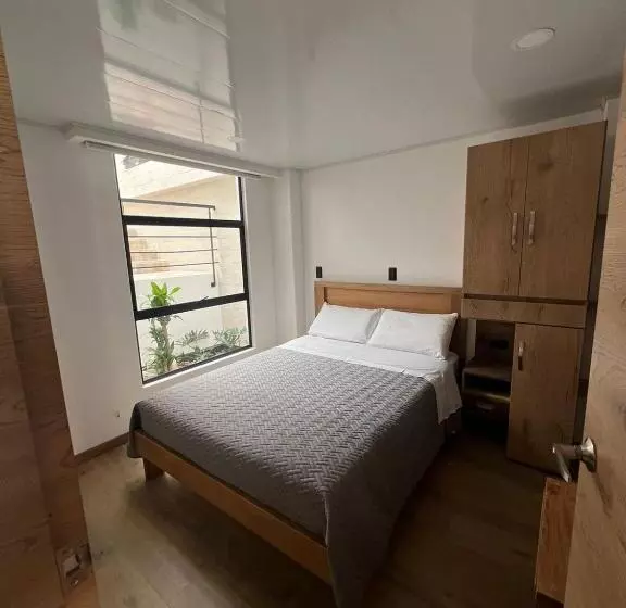 ホテル Zafiro Express