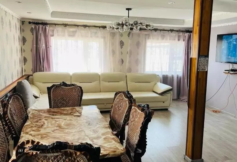 پانسیون Ayanchin Guest House