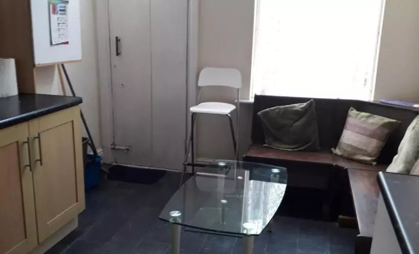 Majatalo Bright Home Guest House