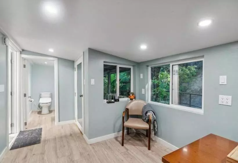 Majatalo Either Way Hideaway