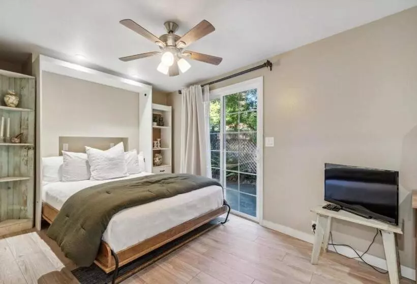 Majatalo Either Way Hideaway