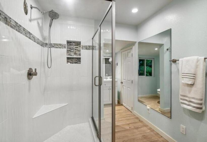 膳宿费 Either Way Hideaway